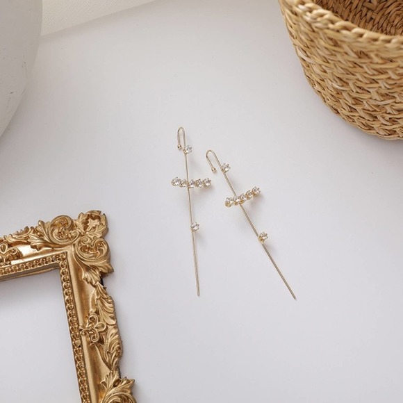 Trendy Gold Jeweled Ear Bone Clip Earring - Picture 5 of 9